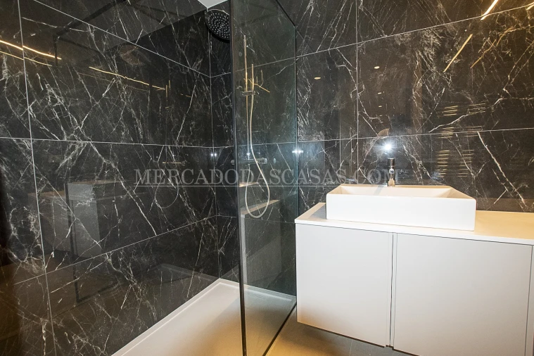 Apartamento T2 para Venda em Espinho Foto 9