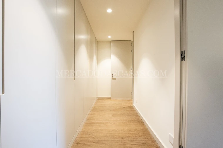 Apartamento T2 para Venda em Espinho Foto 5
