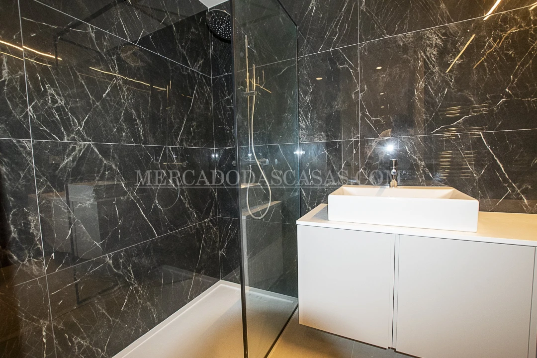 Apartamento T2 para Venda em Espinho Foto 9