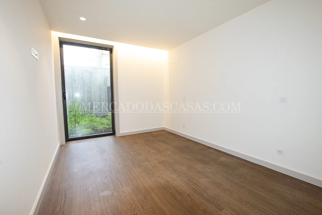 Apartamento T2 para Venda em Espinho Foto 7