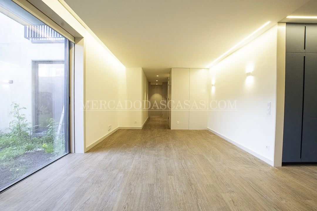 Apartamento T2 para Venda em Espinho Foto 4