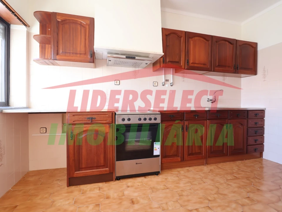 Apartamento T2 para Venda em A dos Cunhados e Maceira Foto 3