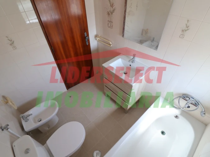 Apartamento T2 para Venda em A dos Cunhados e Maceira Foto 9