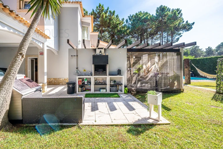 Moradia T4 para Venda em Charneca de Caparica e Sobreda Foto 6