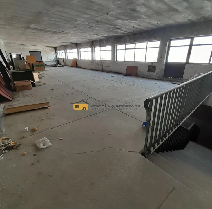 Armazém para Venda em Rio Tinto Foto 12