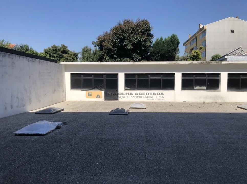 Armazém para Venda em Rio Tinto Foto 13