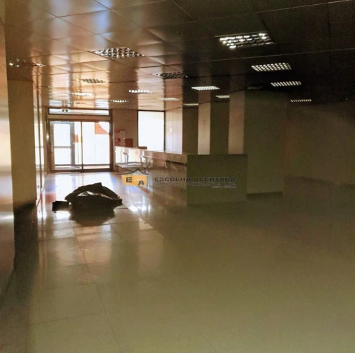 Armazém para Venda em Rio Tinto Foto 21