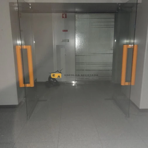 Armazém para Venda em Rio Tinto Foto 18