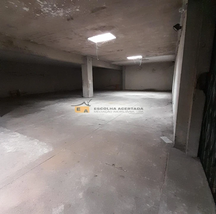 Armazém para Venda em Rio Tinto Foto 9