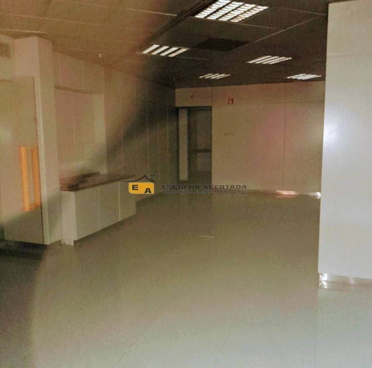 Armazém para Venda em Rio Tinto Foto 22