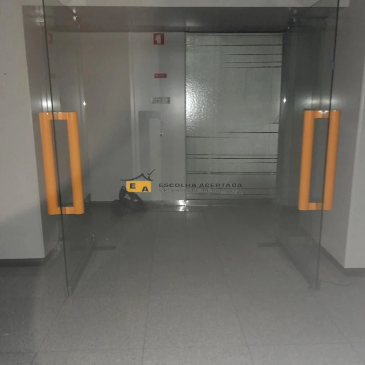 Armazém para Venda em Rio Tinto Foto 18