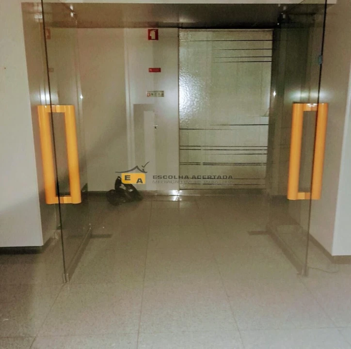 Armazém para Venda em Rio Tinto Foto 20