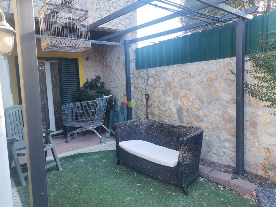 Moradia T4 para Venda em Gambia-Pontes-Alto da Guerra Foto 13