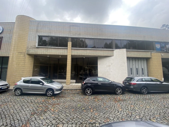 Armazém para Arrendamento em Urgezes Foto 1