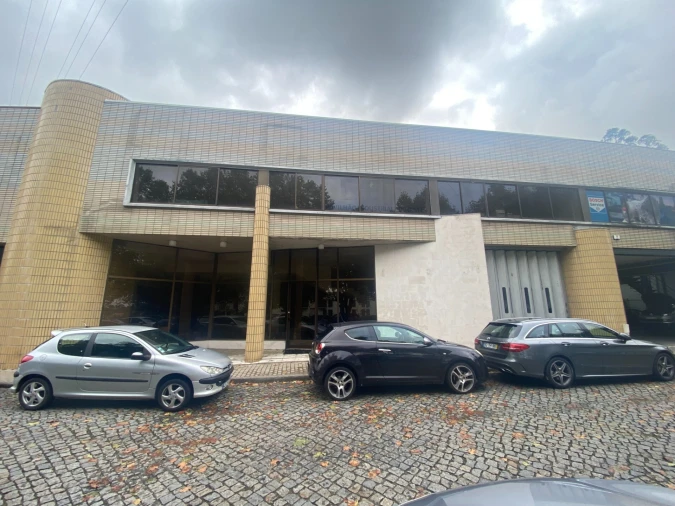 Armazém para Arrendamento em Urgezes Foto 2