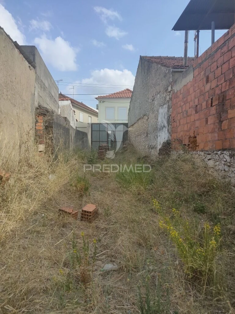 Terreno para Venda em Amiais de Baixo Foto 10