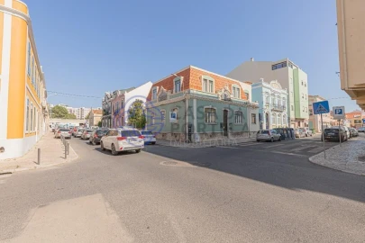 Prédio para Venda em União das Freguesias de Setúbal