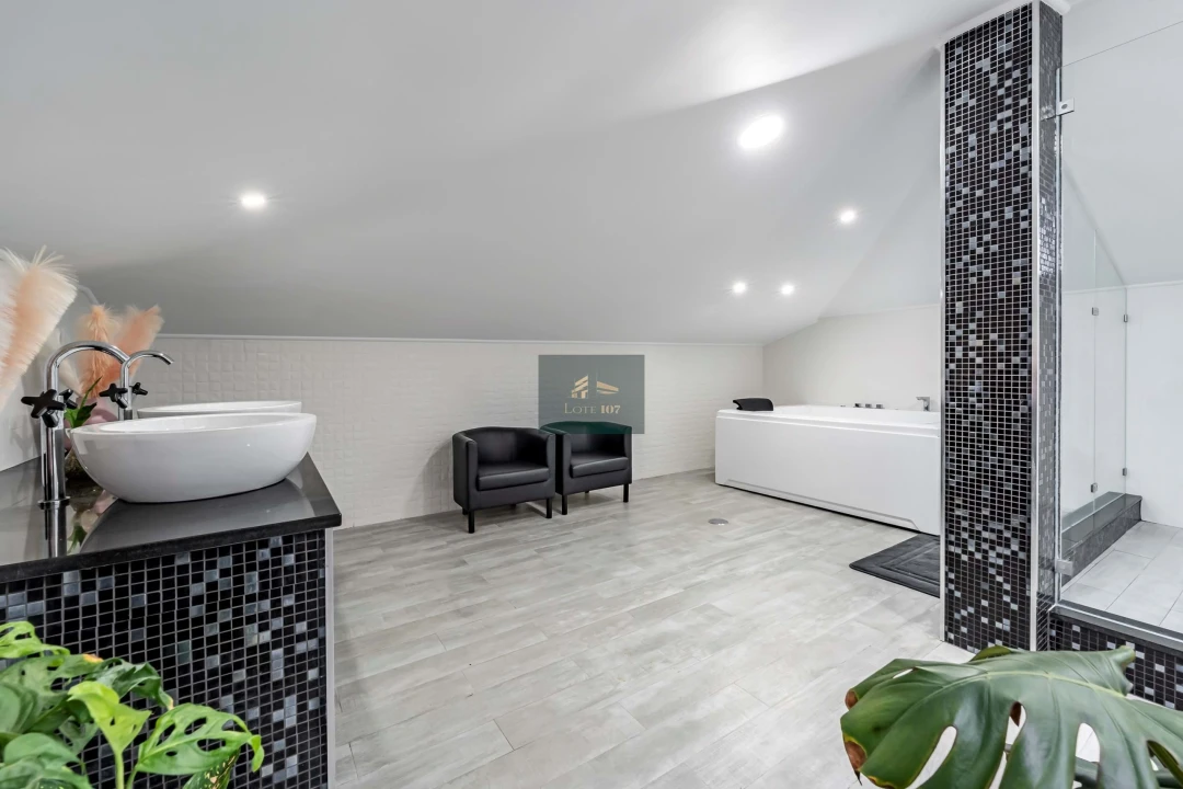 Moradia T6 para Venda em Pinhal Novo Foto 48