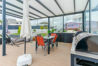 Moradia T5 para Venda em Fernao Ferro