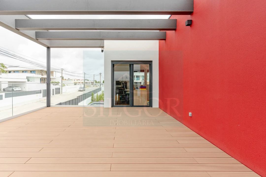 Moradia T5 para Venda em Fernao Ferro Foto 109