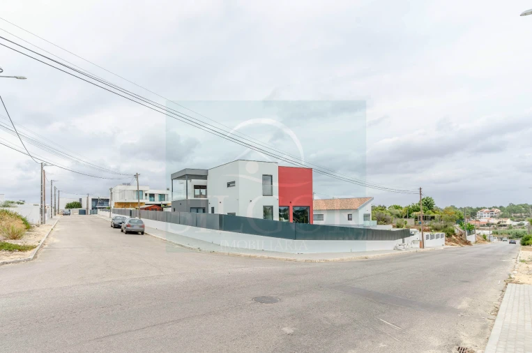 Moradia T5 para Venda em Fernao Ferro Foto 72