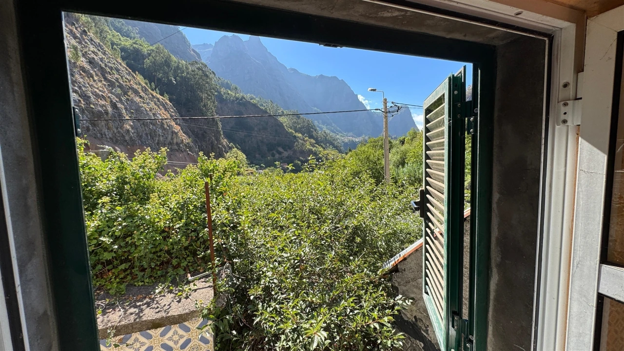 Moradia T0 para Venda em Curral das Freiras Foto 9