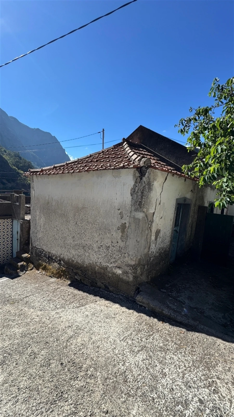 Moradia T0 para Venda em Curral das Freiras Foto 3