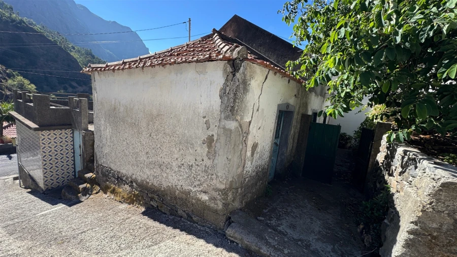 Moradia T0 para Venda em Curral das Freiras Foto 7