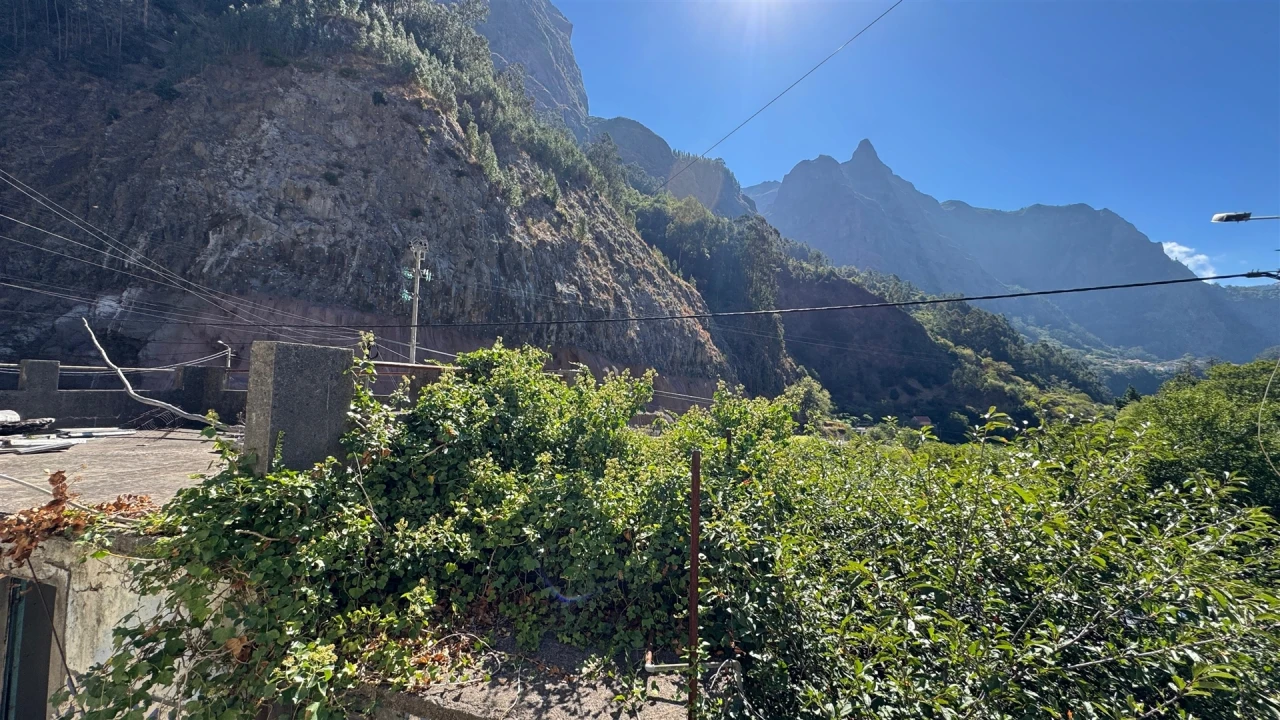 Moradia T0 para Venda em Curral das Freiras Foto 10