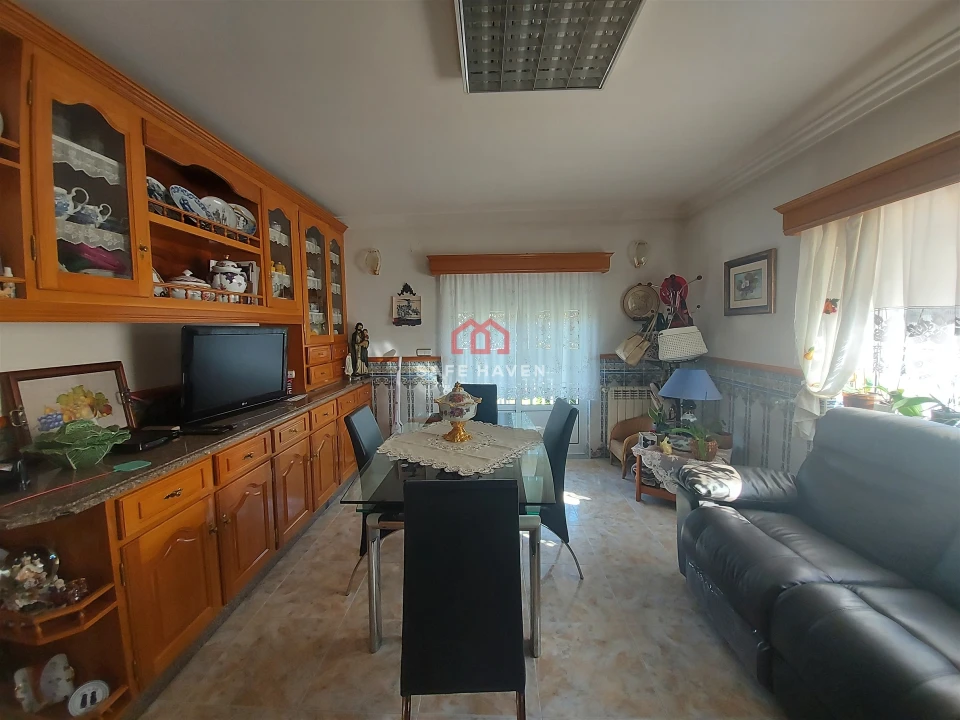 Moradia T4 para Venda em Fornos de Maceira Dão Foto 12