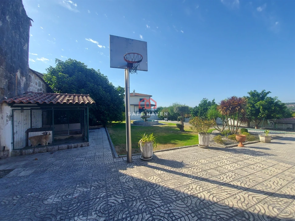 Moradia T4 para Venda em Fornos de Maceira Dão Foto 22