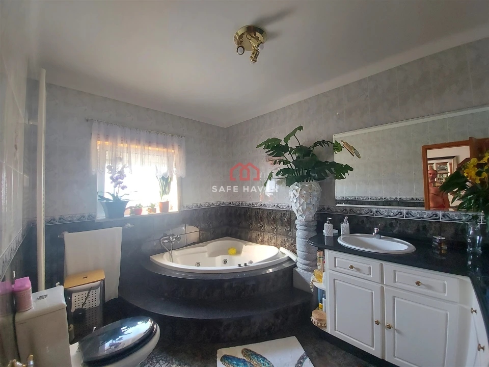 Moradia T4 para Venda em Fornos de Maceira Dão Foto 17