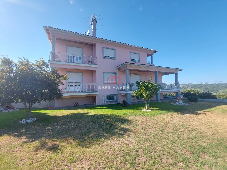 Moradia T4 para Venda em Fornos de Maceira Dão Foto 3