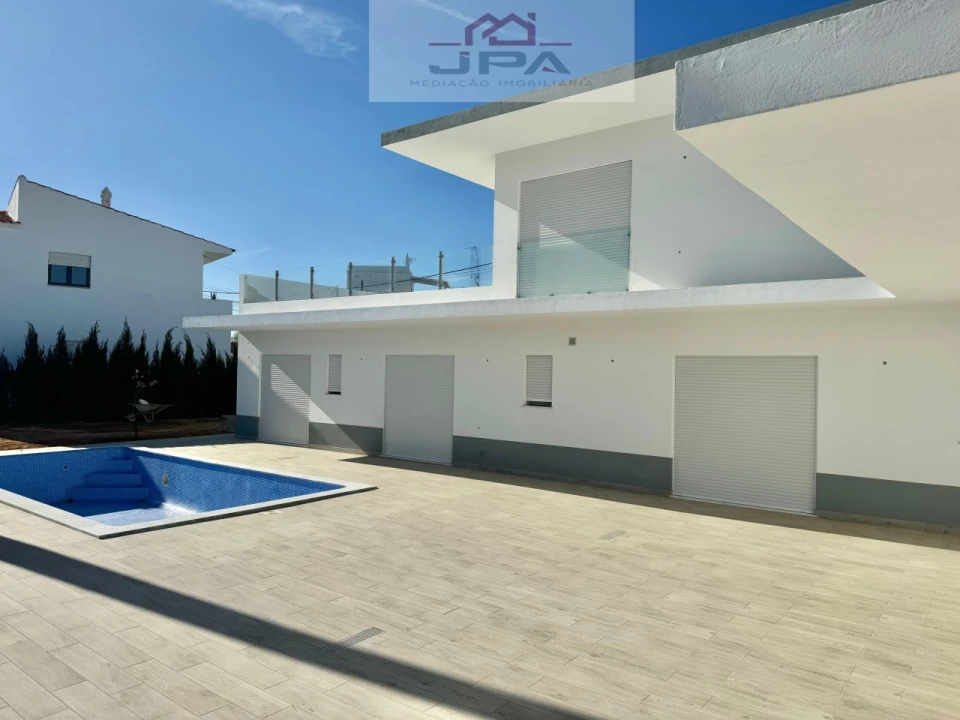 Moradia T4 para Venda em Altura Foto 1