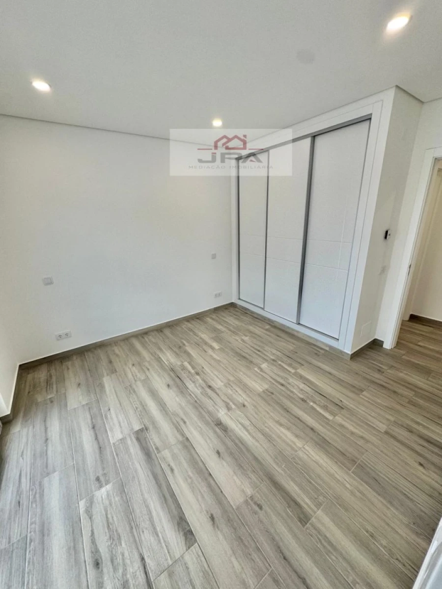 Moradia T4 para Venda em Altura Foto 32