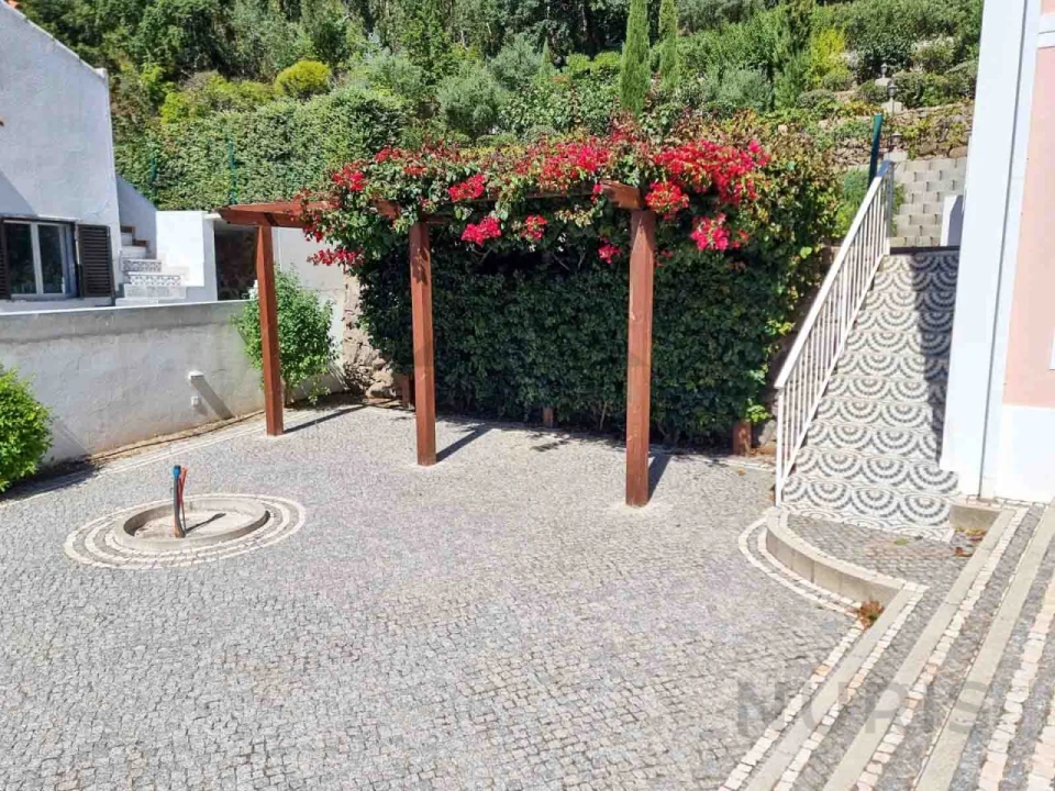 Moradia T4 para Venda em Monchique Foto 6