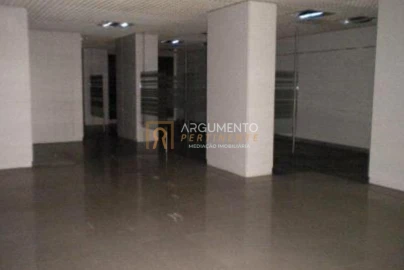 Loja para Venda em Cidade da Maia
