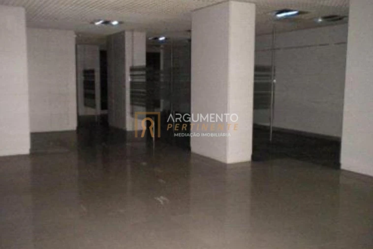 Loja para Venda em Cidade da Maia Foto 2