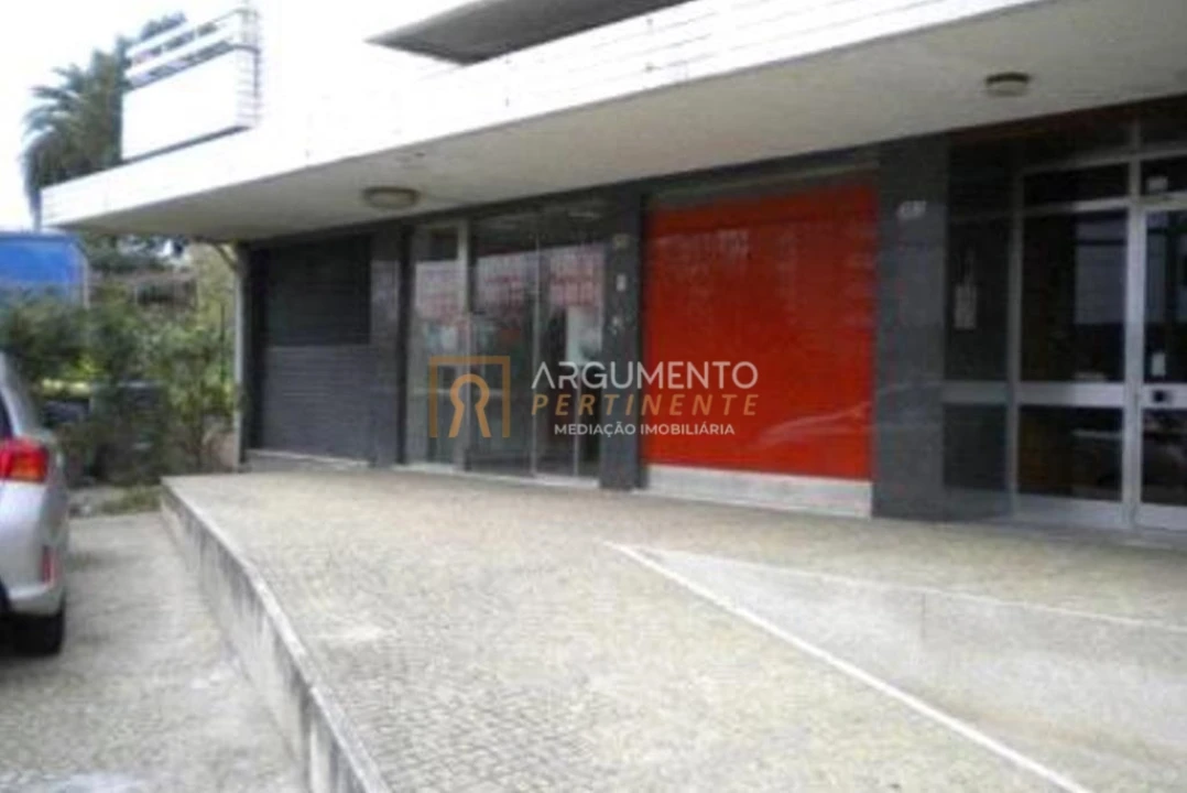 Loja para Venda em Cidade da Maia Foto 3