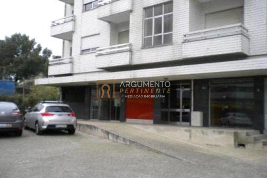 Loja para Venda em Cidade da Maia Foto 1