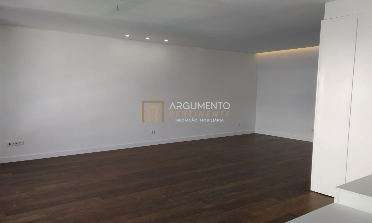 Apartamento T4 para Venda em Cedofeita, Santo Ildefonso, Sé, Miragaia, São Nicolau e Vitória Foto 25