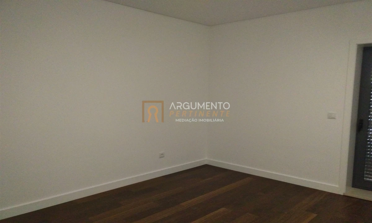 Apartamento T4 para Venda em Cedofeita, Santo Ildefonso, Sé, Miragaia, São Nicolau e Vitória Foto 6