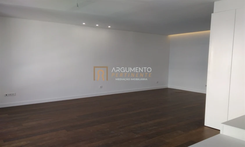 Apartamento T4 para Venda em Cedofeita, Santo Ildefonso, Sé, Miragaia, São Nicolau e Vitória Foto 25