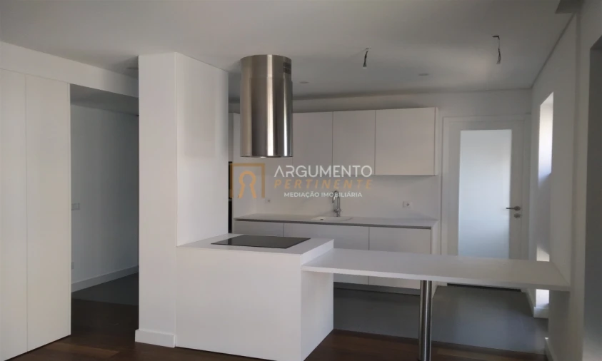 Apartamento T4 para Venda em Cedofeita, Santo Ildefonso, Sé, Miragaia, São Nicolau e Vitória Foto 1