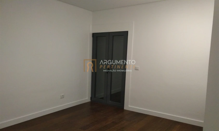 Apartamento T4 para Venda em Cedofeita, Santo Ildefonso, Sé, Miragaia, São Nicolau e Vitória Foto 27