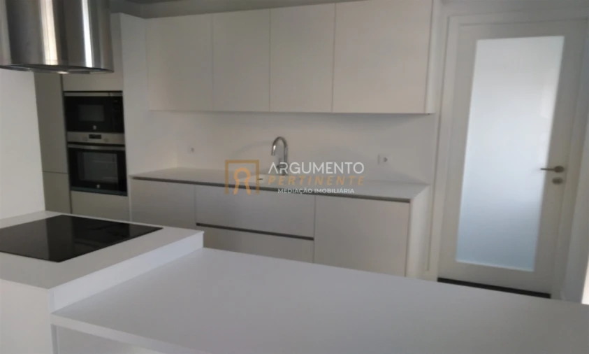 Apartamento T4 para Venda em Cedofeita, Santo Ildefonso, Sé, Miragaia, São Nicolau e Vitória Foto 3