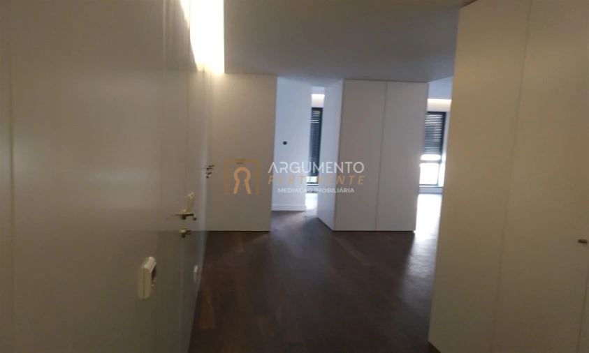 Apartamento T4 para Venda em Cedofeita, Santo Ildefonso, Sé, Miragaia, São Nicolau e Vitória Foto 4