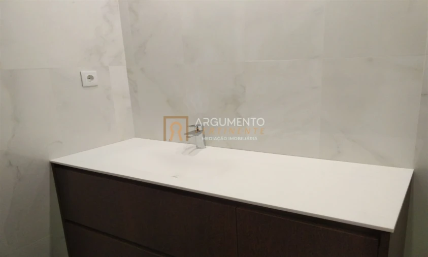 Apartamento T4 para Venda em Cedofeita, Santo Ildefonso, Sé, Miragaia, São Nicolau e Vitória Foto 9