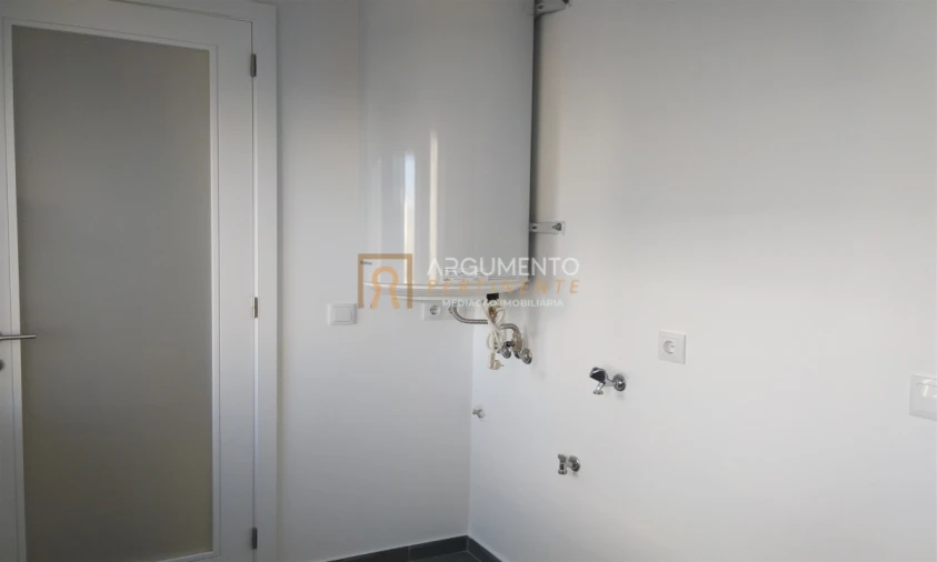 Apartamento T4 para Venda em Cedofeita, Santo Ildefonso, Sé, Miragaia, São Nicolau e Vitória Foto 17