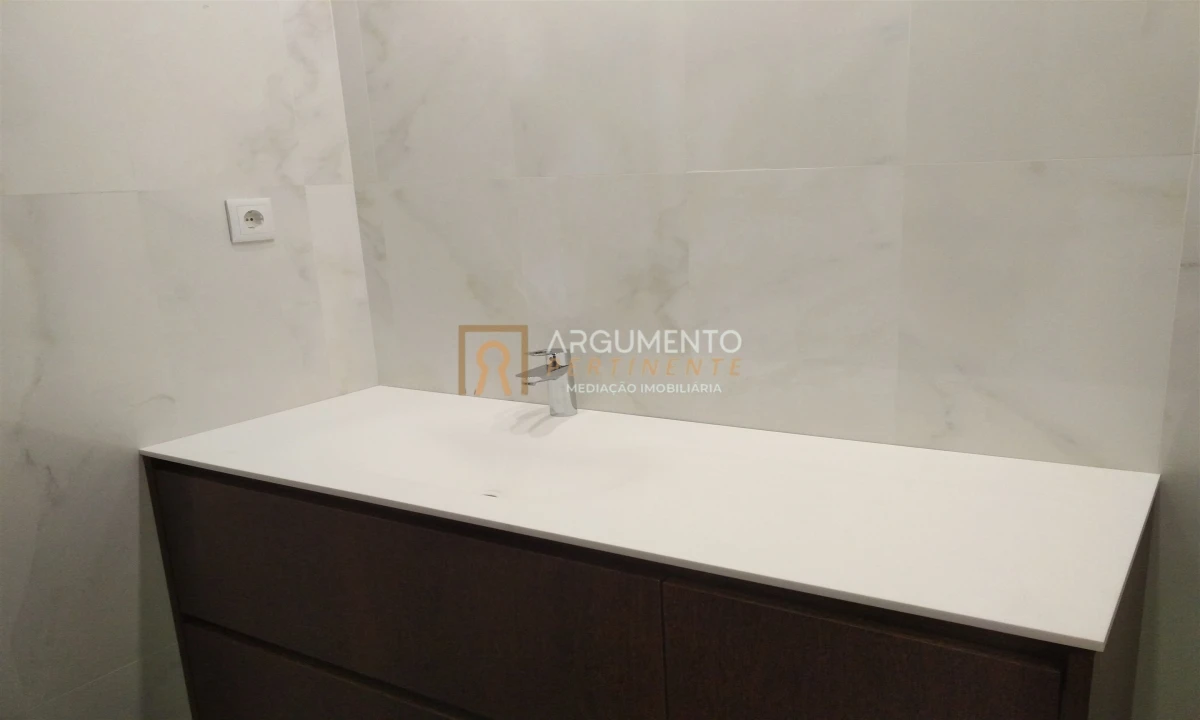 Apartamento T4 para Venda em Cedofeita, Santo Ildefonso, Sé, Miragaia, São Nicolau e Vitória Foto 9